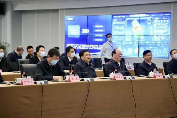 省委副书记、政法委书记黄建发在宁波市社会治理综合服务中心调研