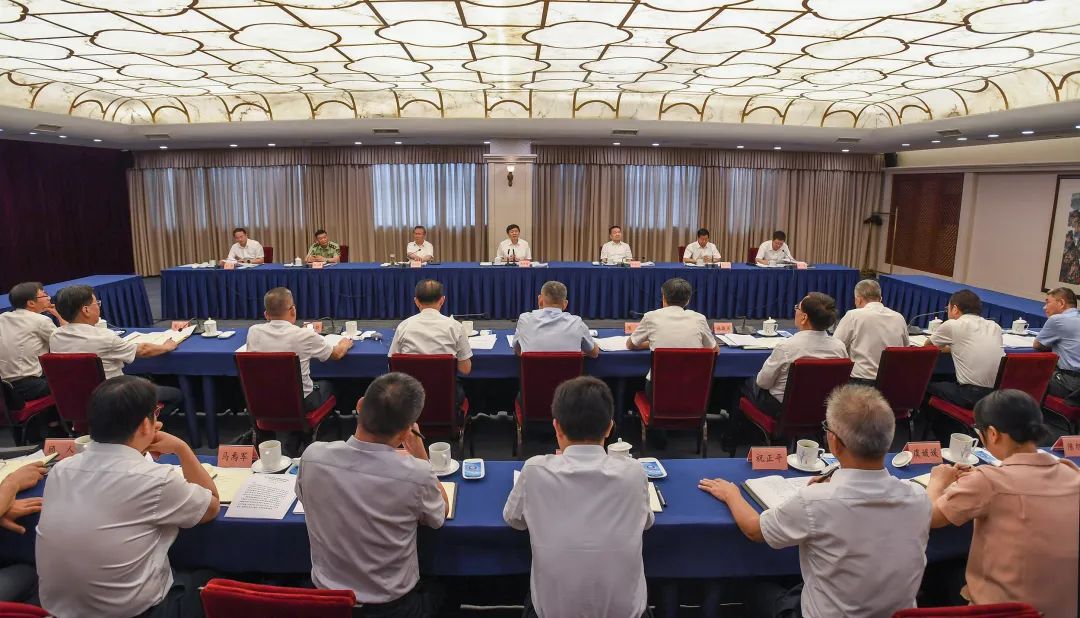 黄建发：聚焦平安护航党的二十大 坚决打好除险保安主动仗