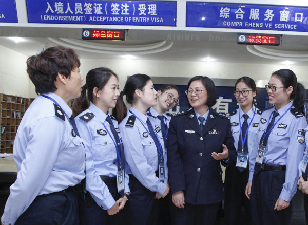 居民听党代表宣讲十九大精神