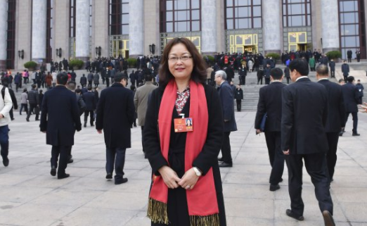 人大代表郑亚莉：立体保障普惠金融消费者权益