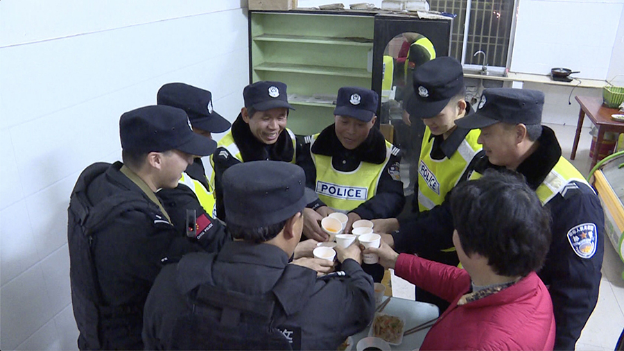 除夕夜 巡逻6小时接警数0