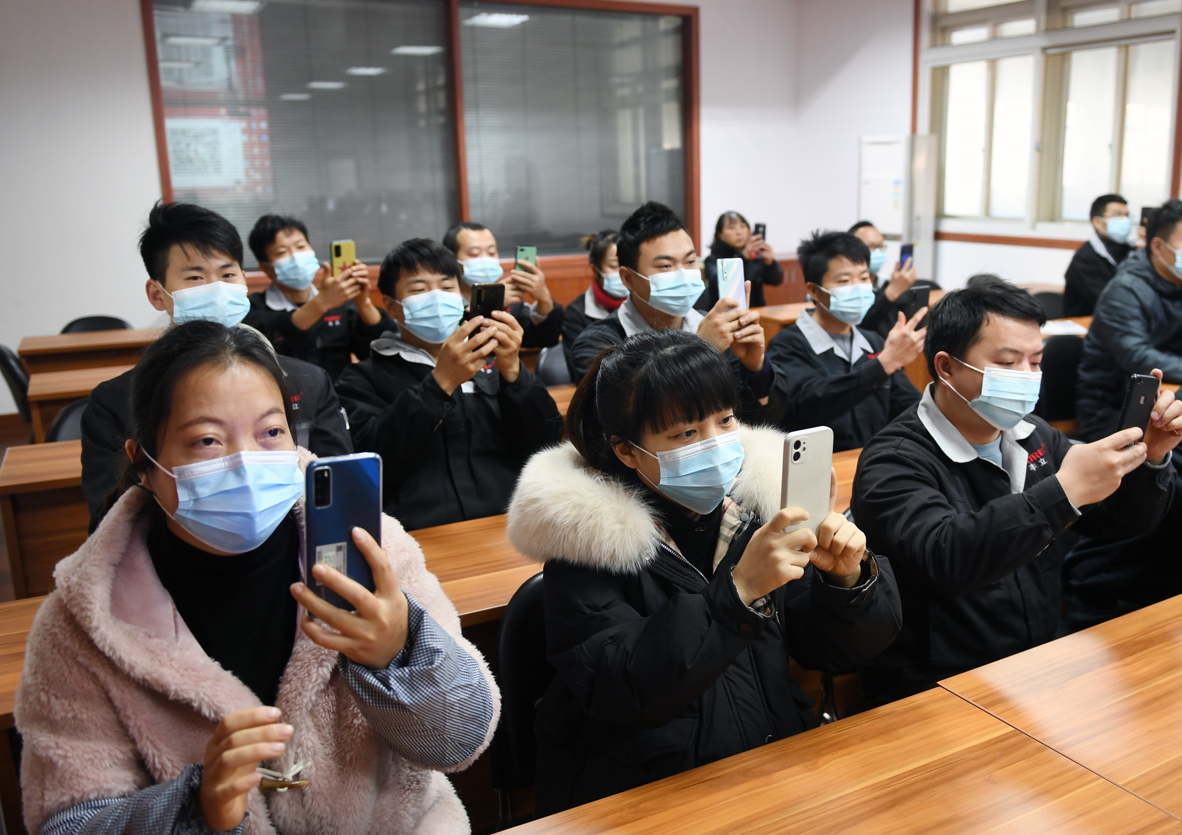 企业员工扫码上安全课.jpg 企业员工扫码上安全课.jpg