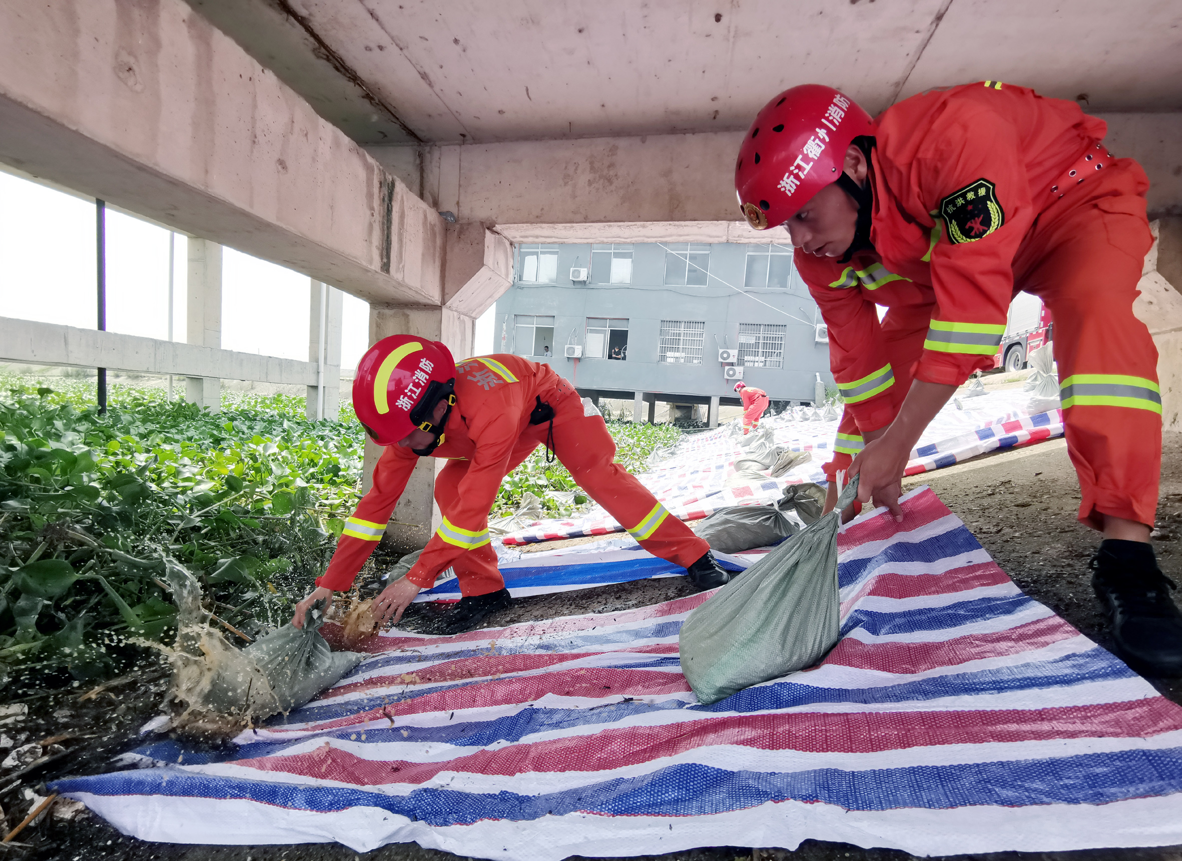 封堵管涌.png 封堵管涌.png